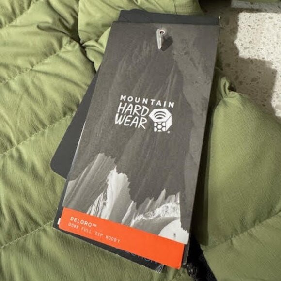 Mountain Hardware Deloro Down Jacket in Light Cactus, Size Large - Picture 8 of 13